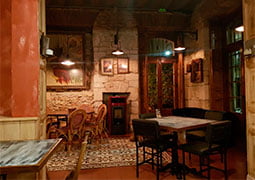 Restaurante decorado con la serie Victorian