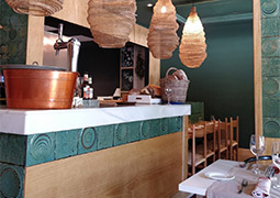 Restaurante decorado con la colección Artigiano